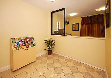 Hotel Rodeway Inn And Suites Newport News